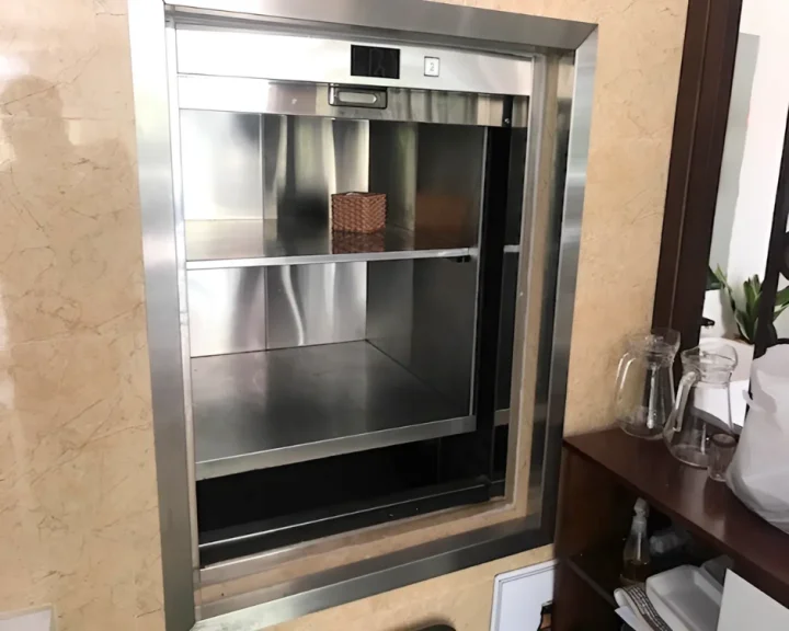 Thang tời thực phẩm 200kg 4 tầng